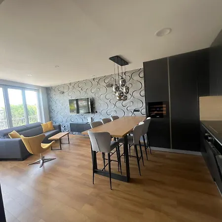 Stunning Terrace דירה לובליאנה