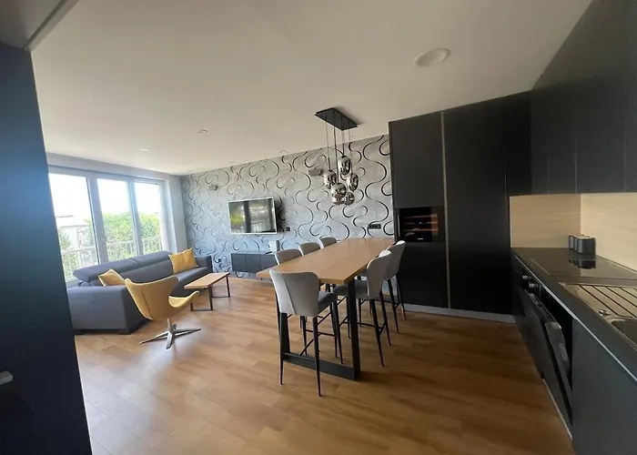 Stunning Terrace דירה לובליאנה