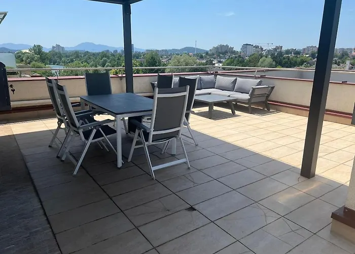 דירה Stunning Terrace